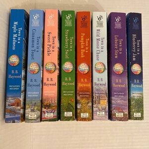 Cozy Mystery Book Set - Candy Holliday Mystery full set 8 books